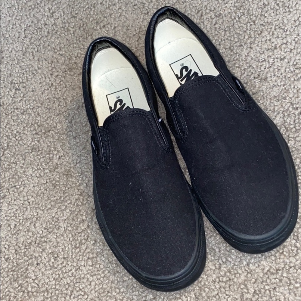 SIZE 6.0 WOMENS VANS ! ALL BLACK